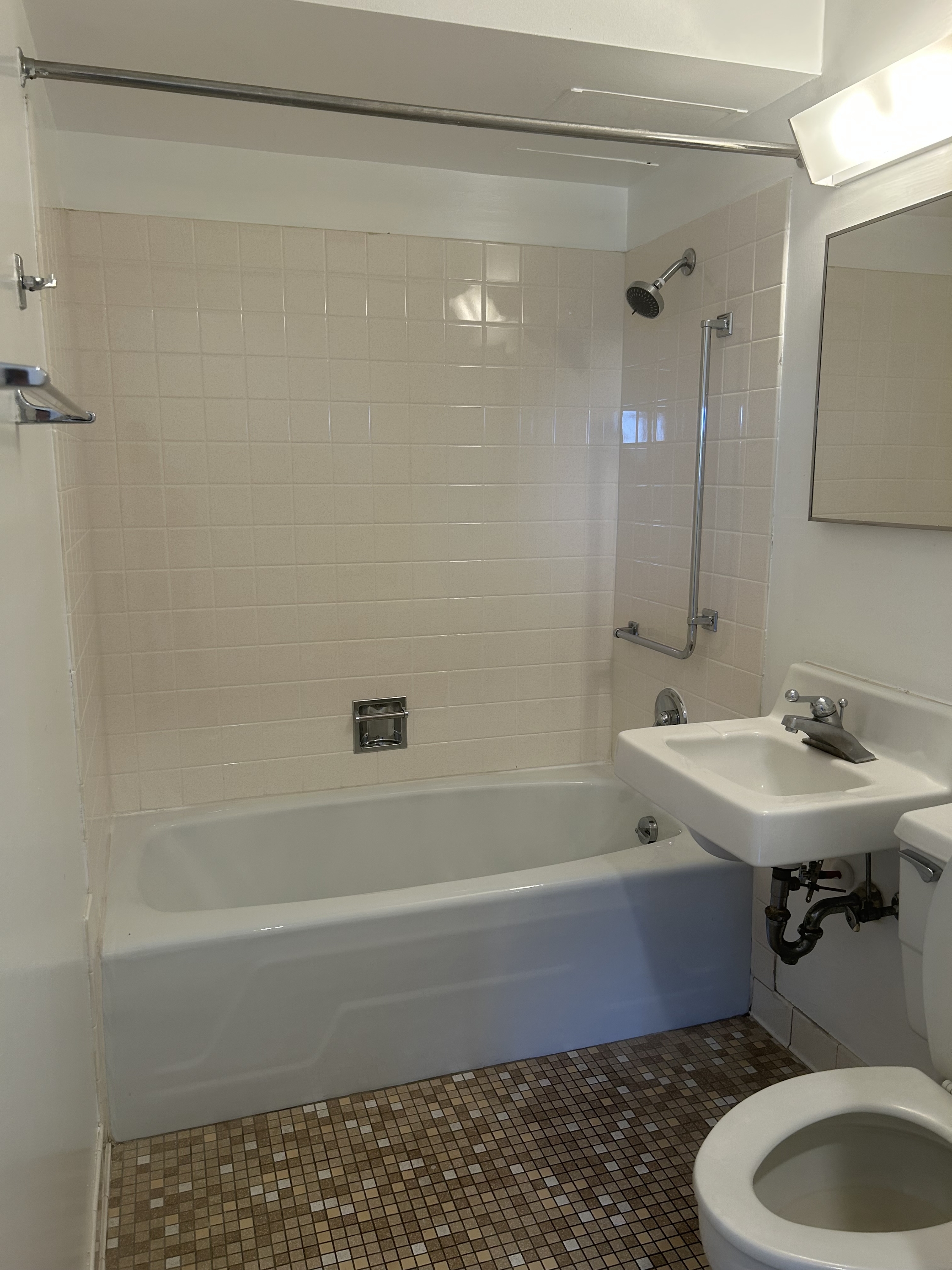 745 Walnut Street - 1205