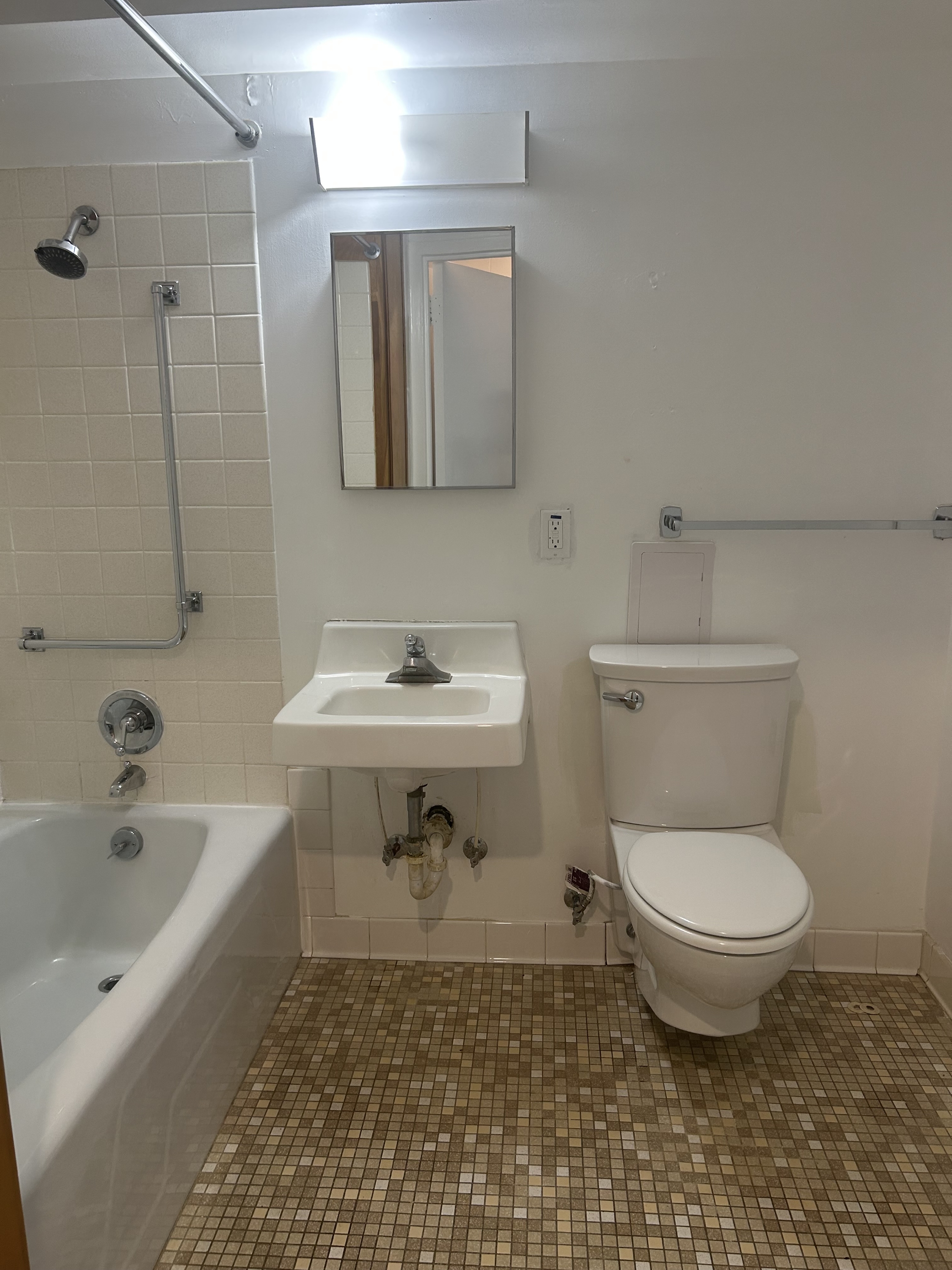 745 Walnut Street - 407