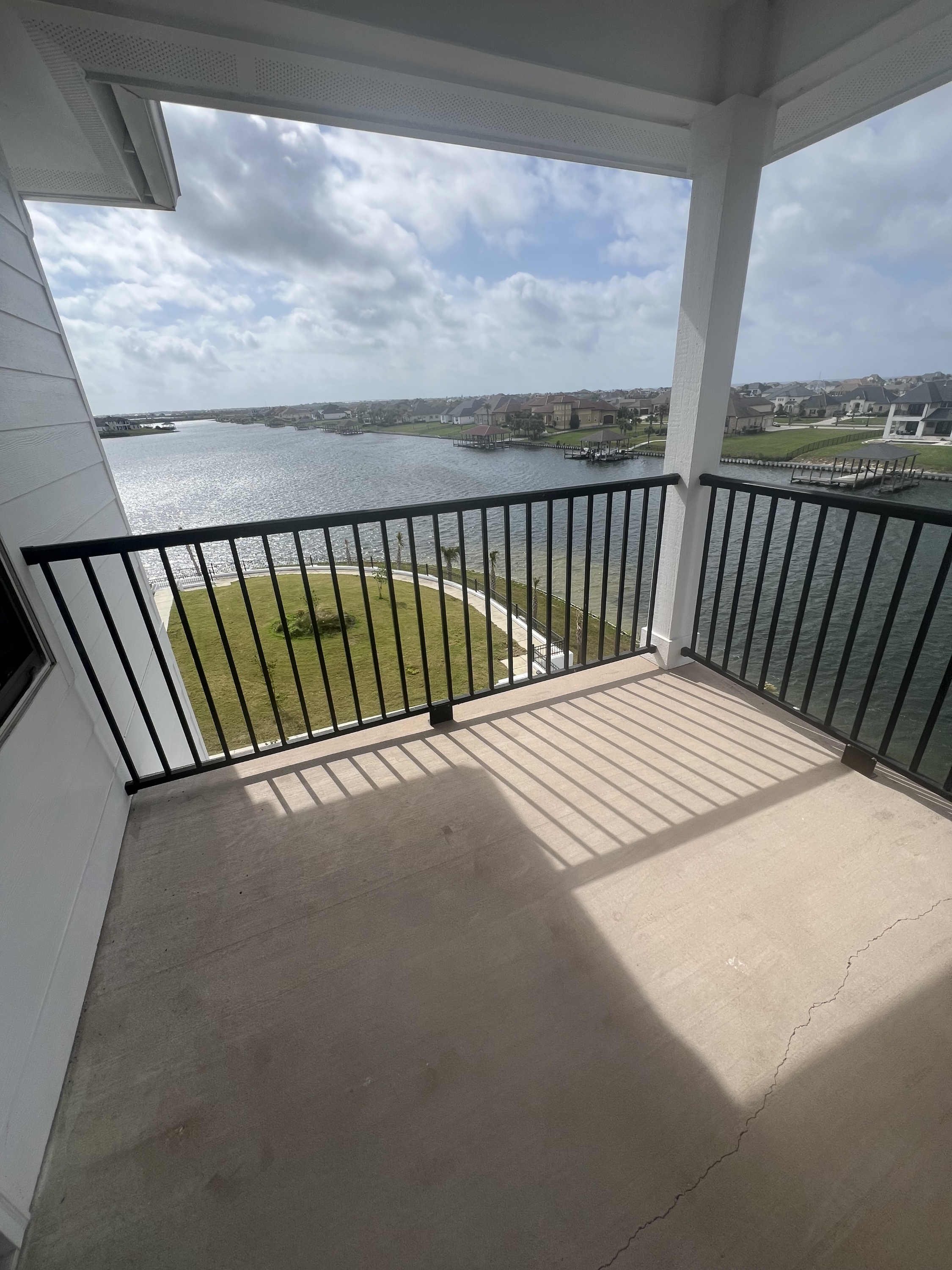 3900 Lakeshore Boulevard East - 141